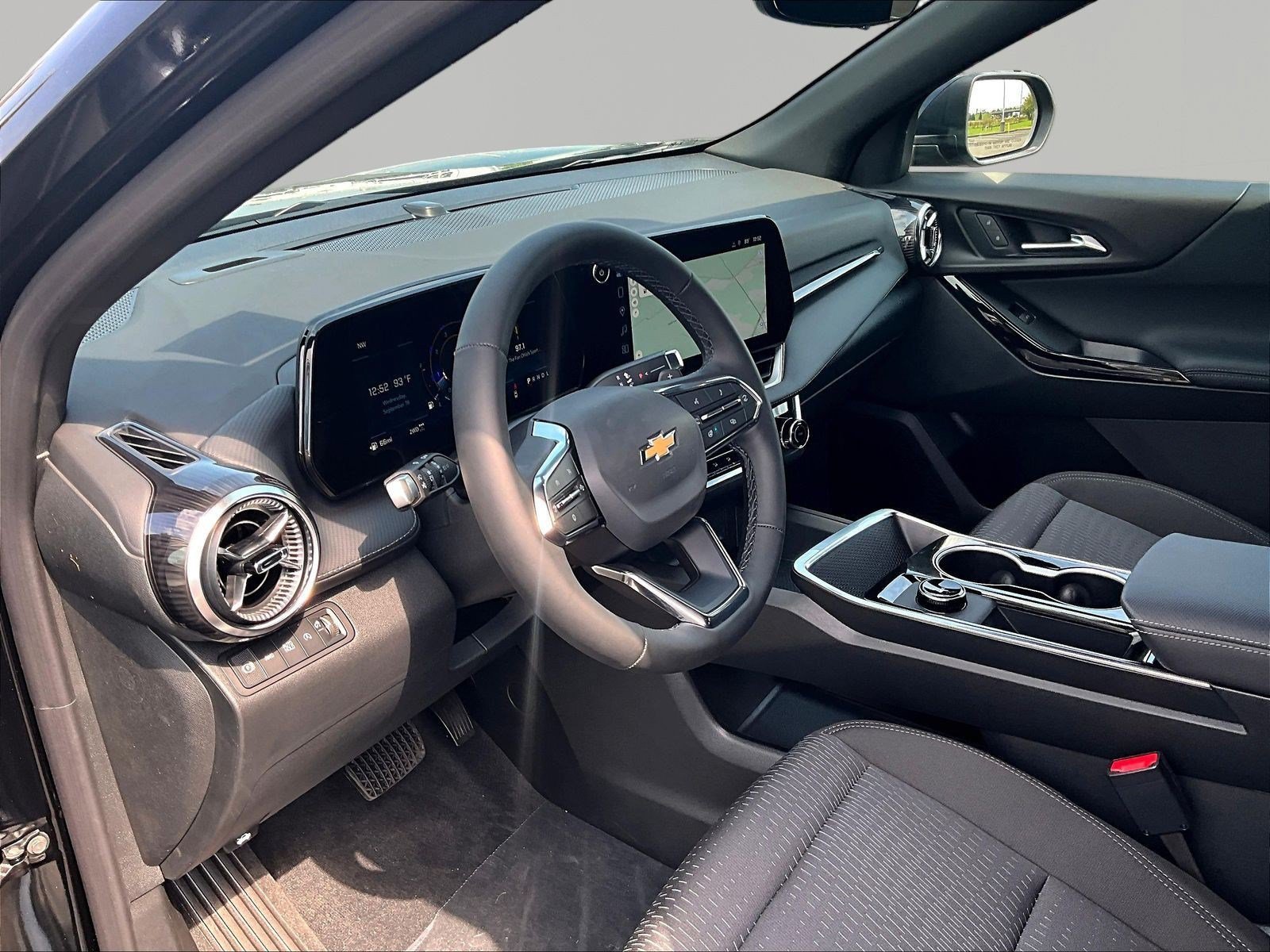 New 2027 Chevrolet Equinox LT w/ Safety and Technology Package AWD/4WD image 16