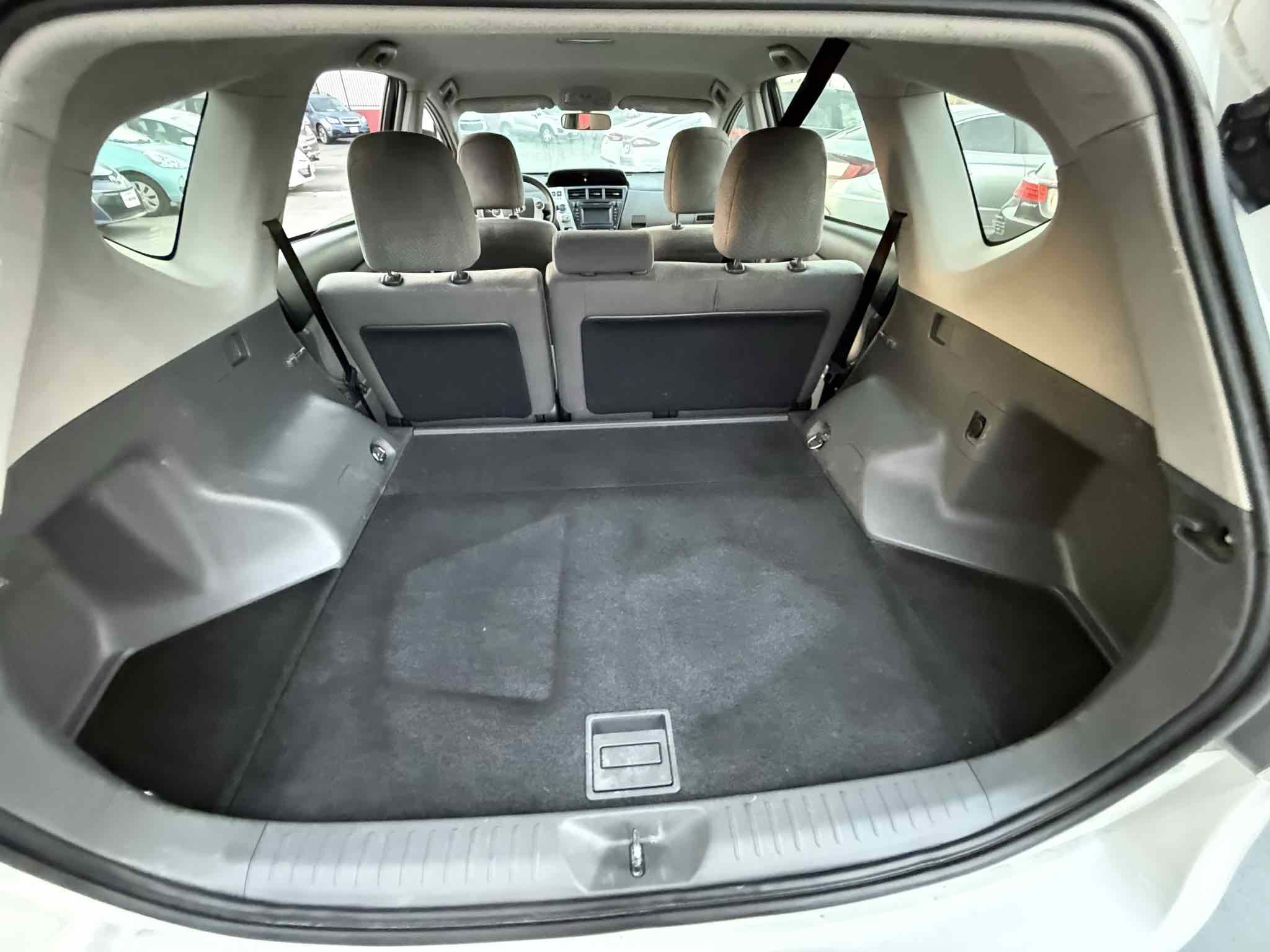 Used 2014 Toyota Prius V Two FWD image 39