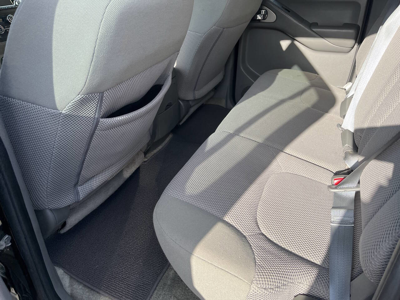 Used 2017 Nissan Frontier SV w/ SV Value Truck Package image 30