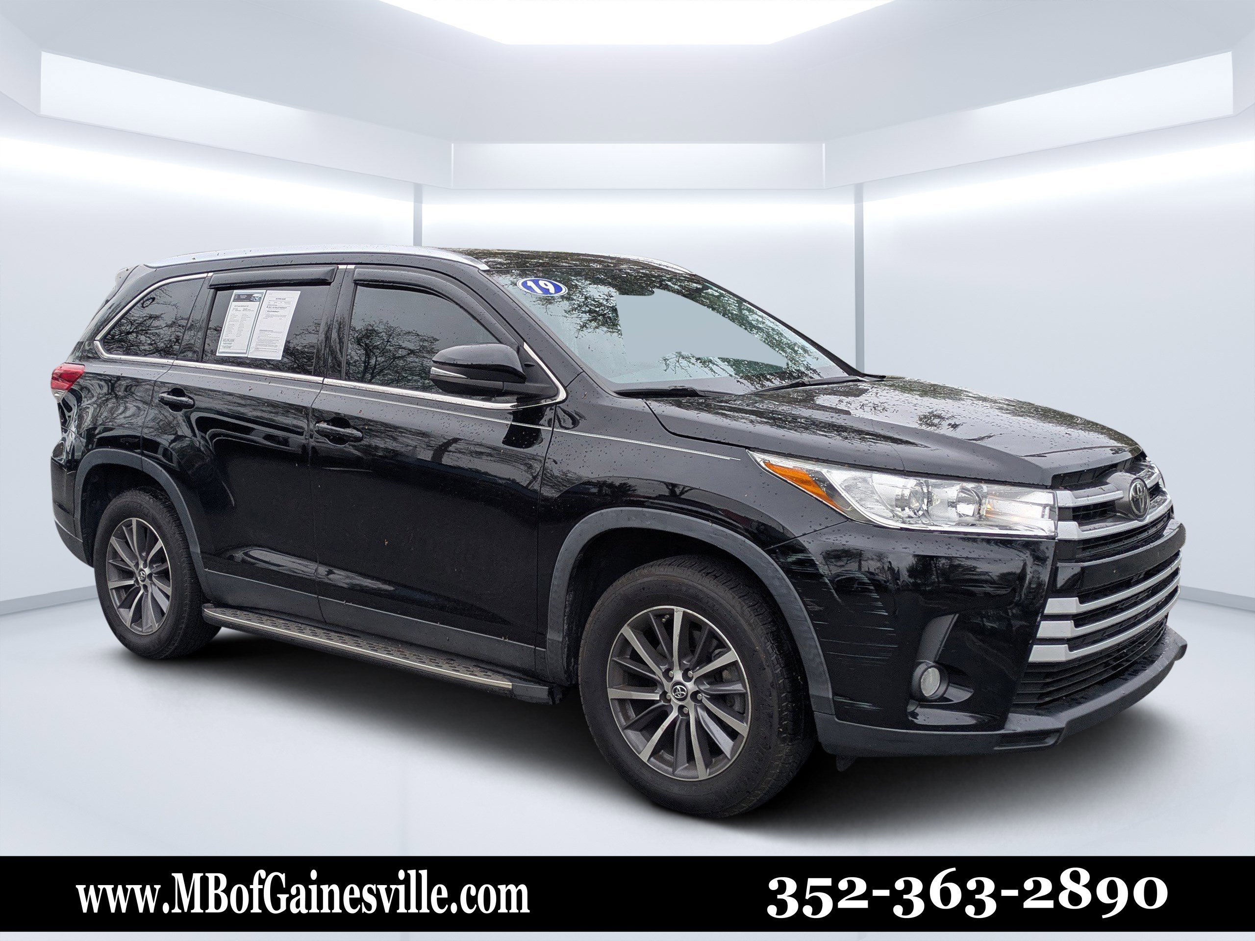 Used 2019 Toyota Highlander XLE image 1