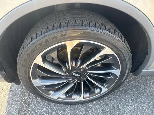 Used 2023 Lincoln Aviator Reserve w/ Equipment Group 201A AWD/4WD image 12
