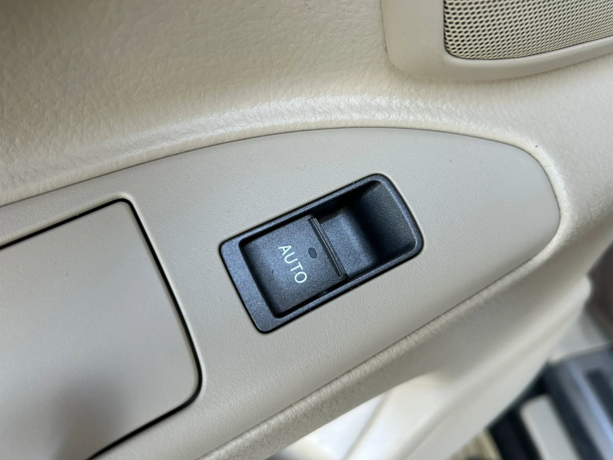 Used 2010 Lexus LX 570 LX 570 Sport Utility 4D image 30