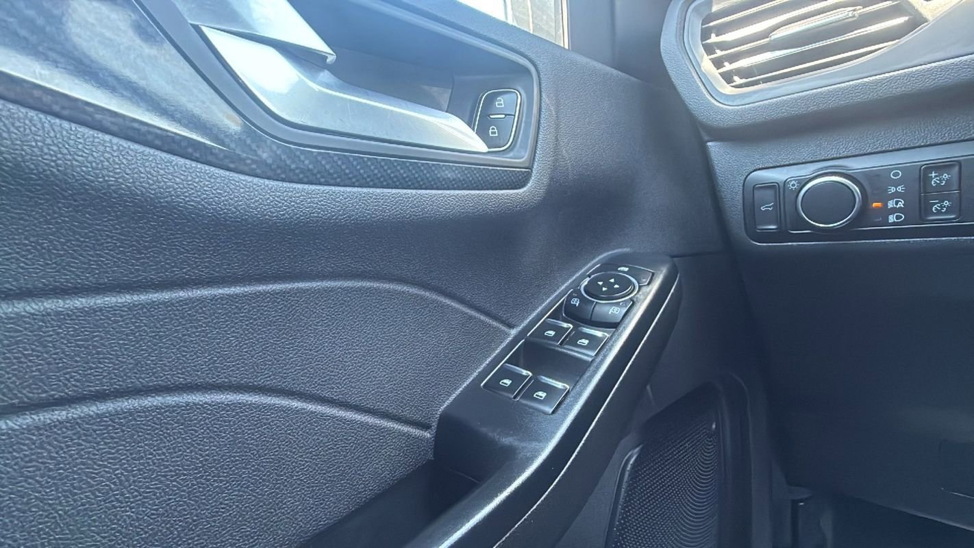 Used 2024 Ford Escape ST-Line image 19