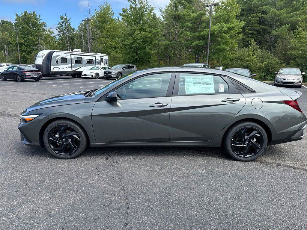 New 2026 Hyundai Elantra SEL Sport FWD image 3
