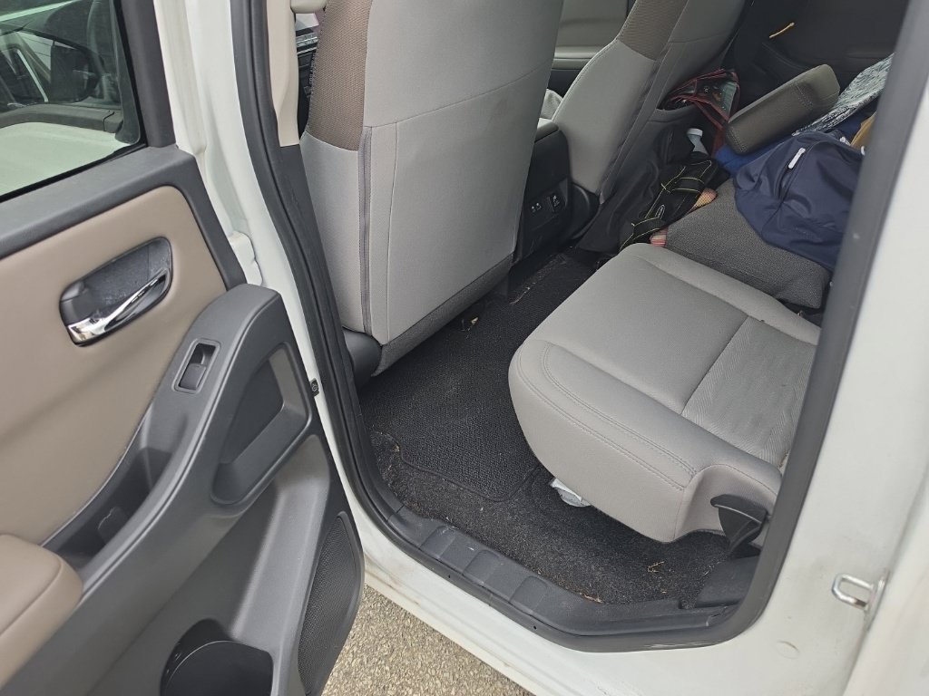 Used 2024 Nissan Frontier SV AWD/4WD image 14