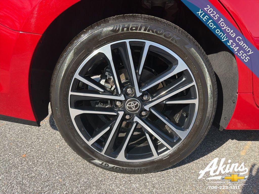 Used 2025 Toyota Camry XLE image 12