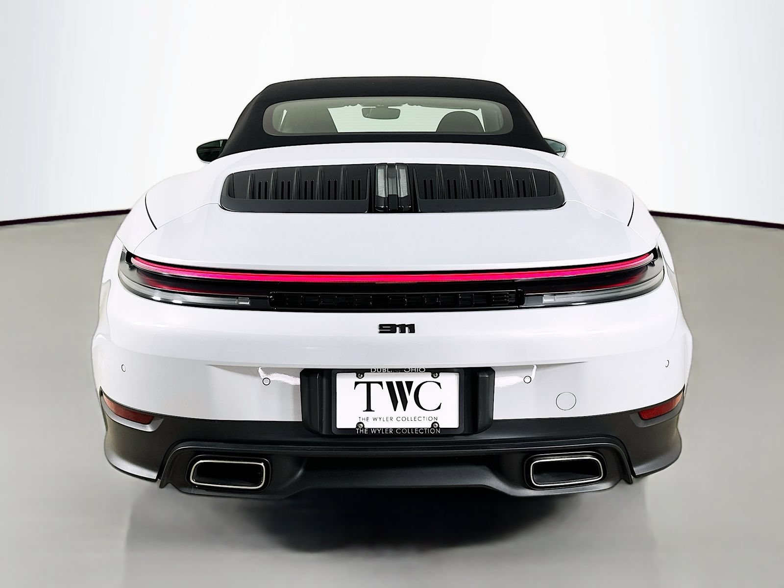 Used 2025 Porsche 911 Carrera w/ Premium Package RWD image 6