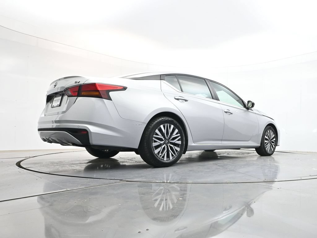 Used 2024 Nissan Altima 2.5 SV FWD image 38