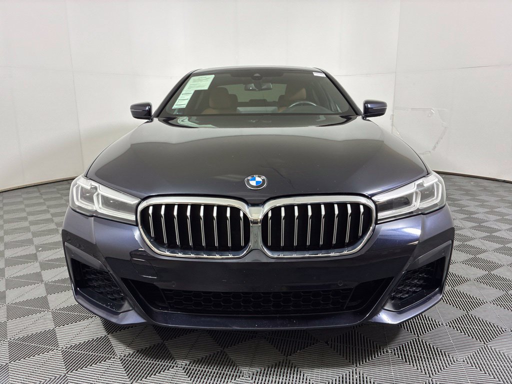 Used 2022 BMW 530i w/ M Sport Package RWD image 3