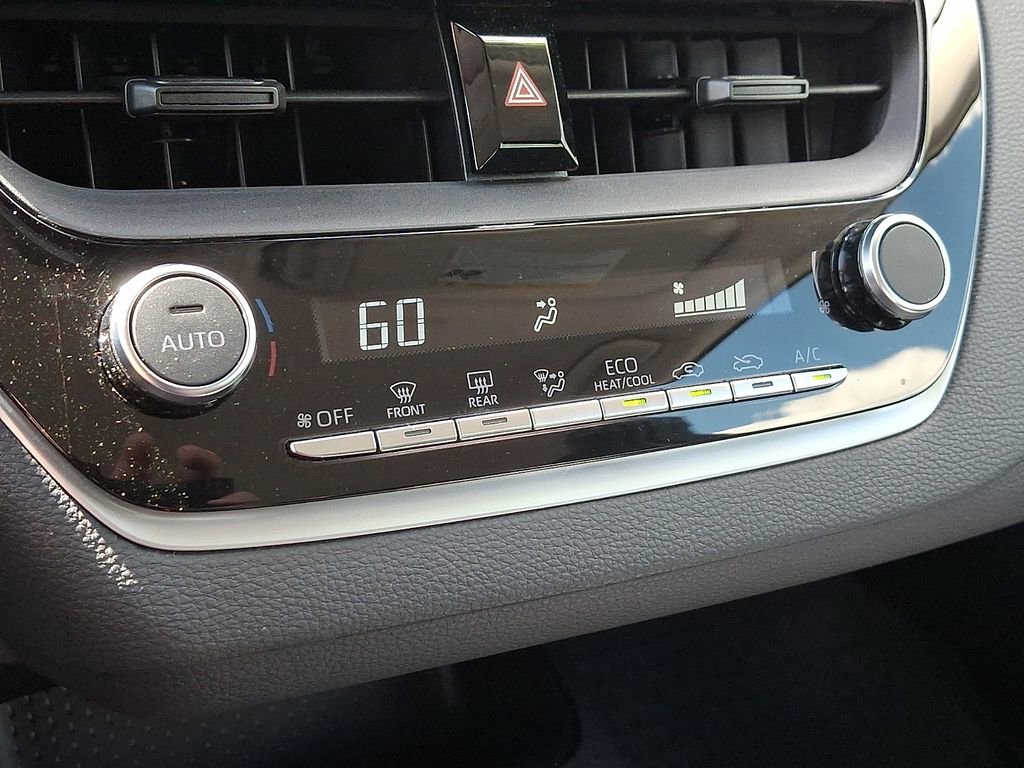 Used 2024 Toyota Corolla LE AWD/4WD image 15