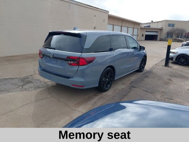 Used 2023 Honda Odyssey Sport image 4