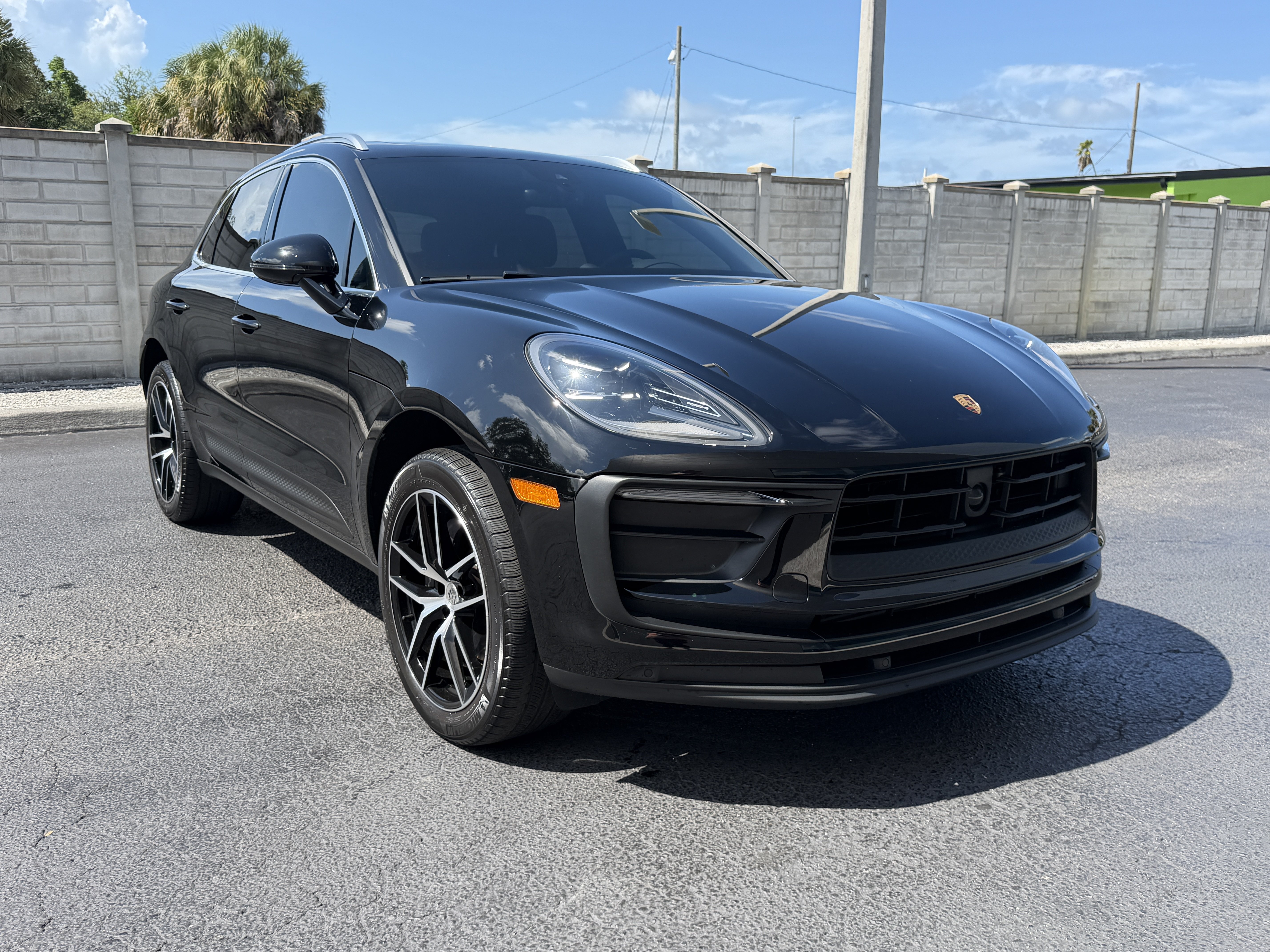 Certified 2024 Porsche Macan AWD/4WD image 8