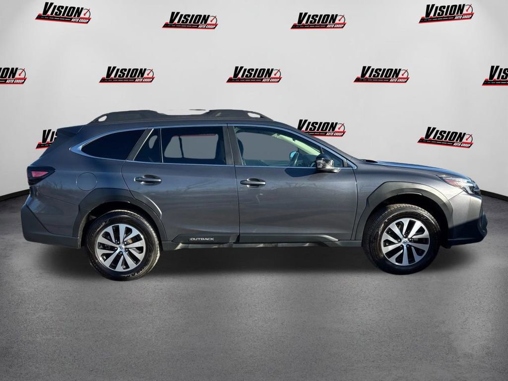 Used 2023 Subaru Forester Premium image 4