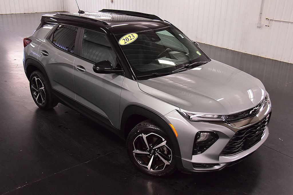 Used 2023 Chevrolet TrailBlazer RS w/ Convenience Package AWD/4WD image 9