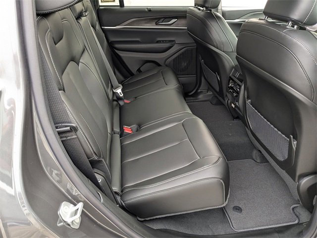 New 2025 Jeep Grand Cherokee Limited w/ Luxury Tech Group II image 37