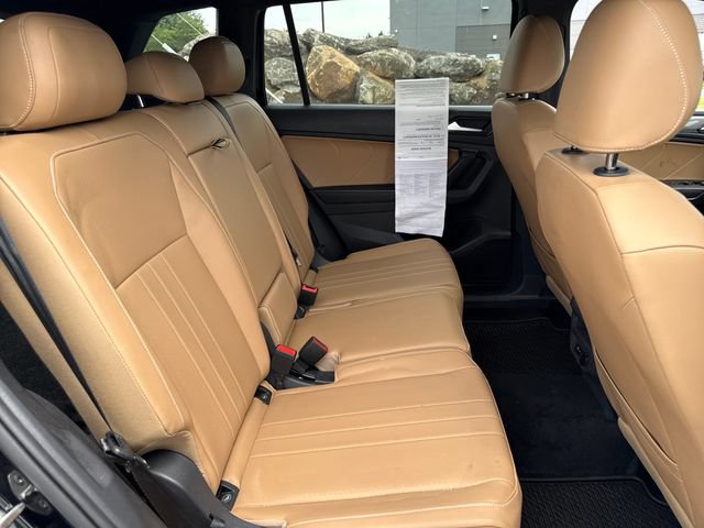 Used 2024 Volkswagen Tiguan SE w/ Panoramic Sunroof Package AWD/4WD image 15