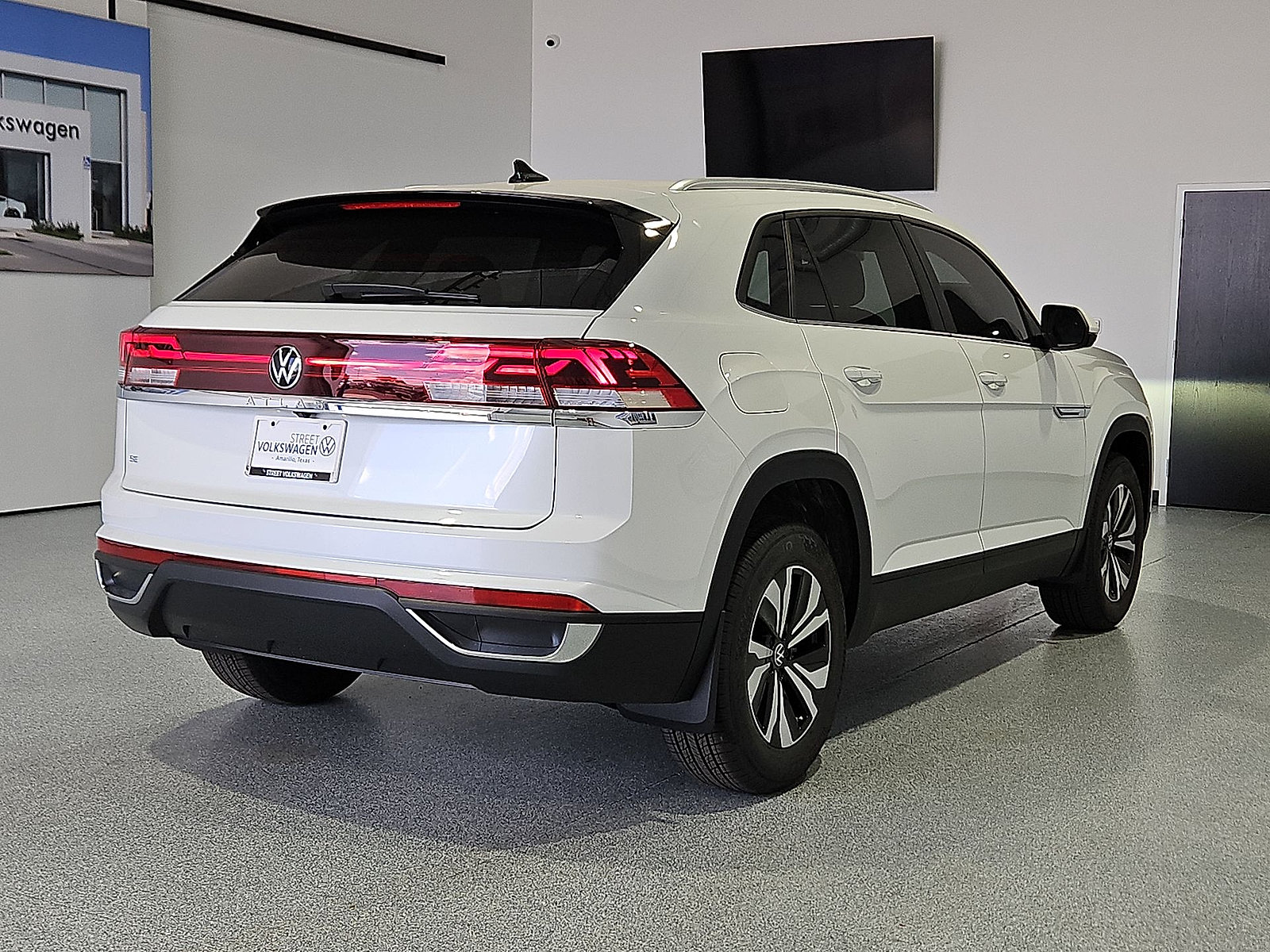 New 2026 Volkswagen Atlas Cross Sport SE FWD image 9