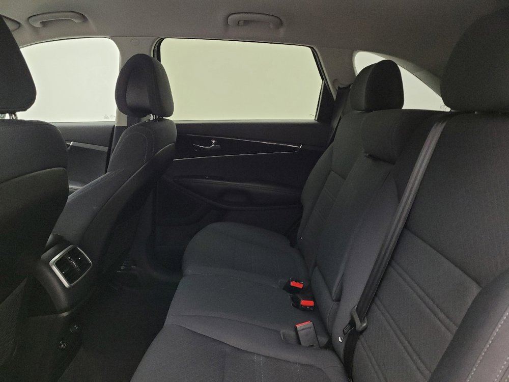 Used 2016 Kia Sorento LX image 18