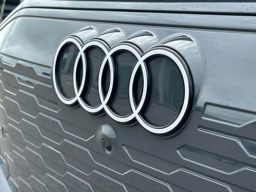 Used 2025 Audi Q6 e-tron Premium Plus w/ Premium Plus image 42