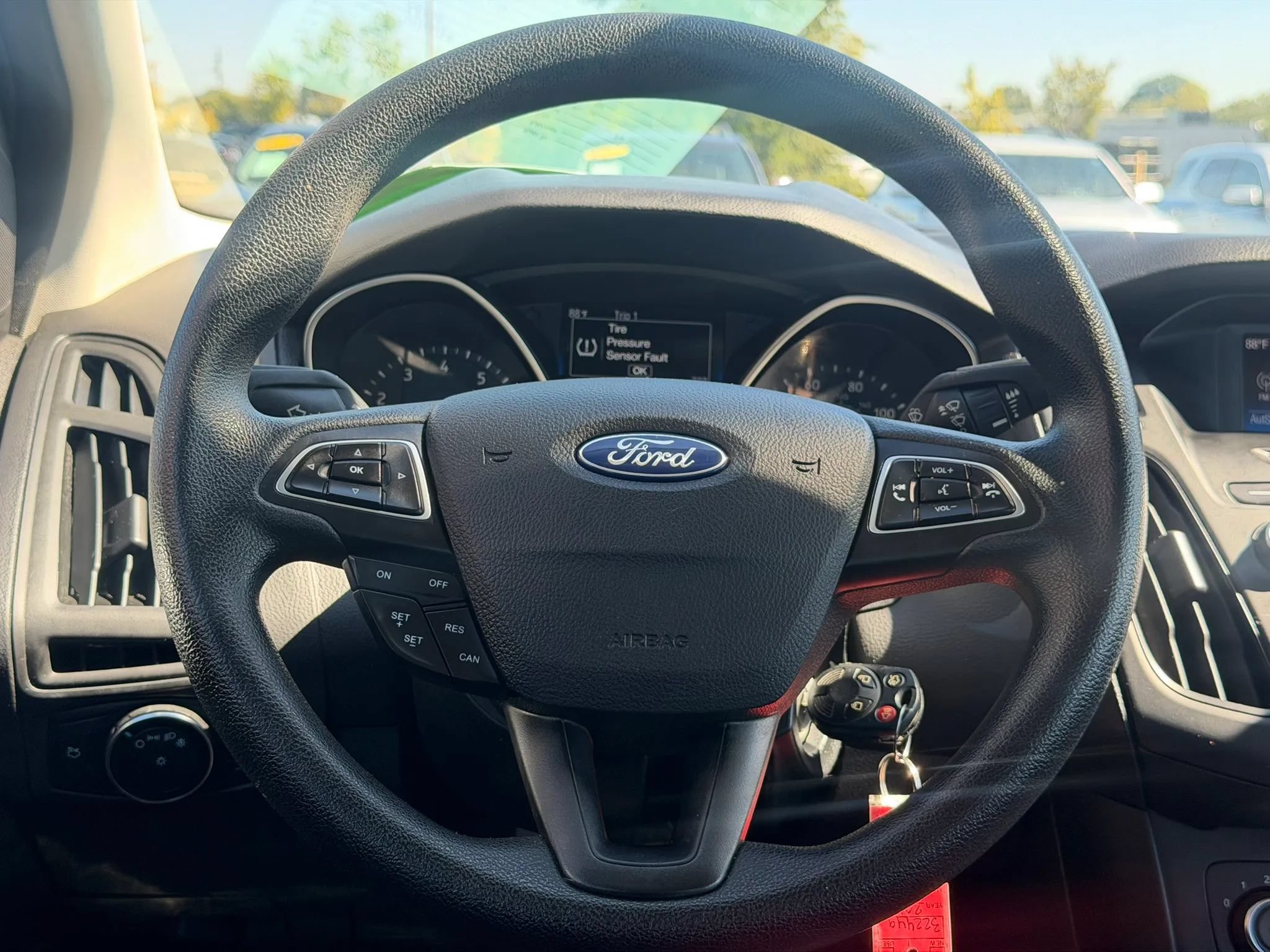 Used 2017 Ford Focus SE FWD image 11