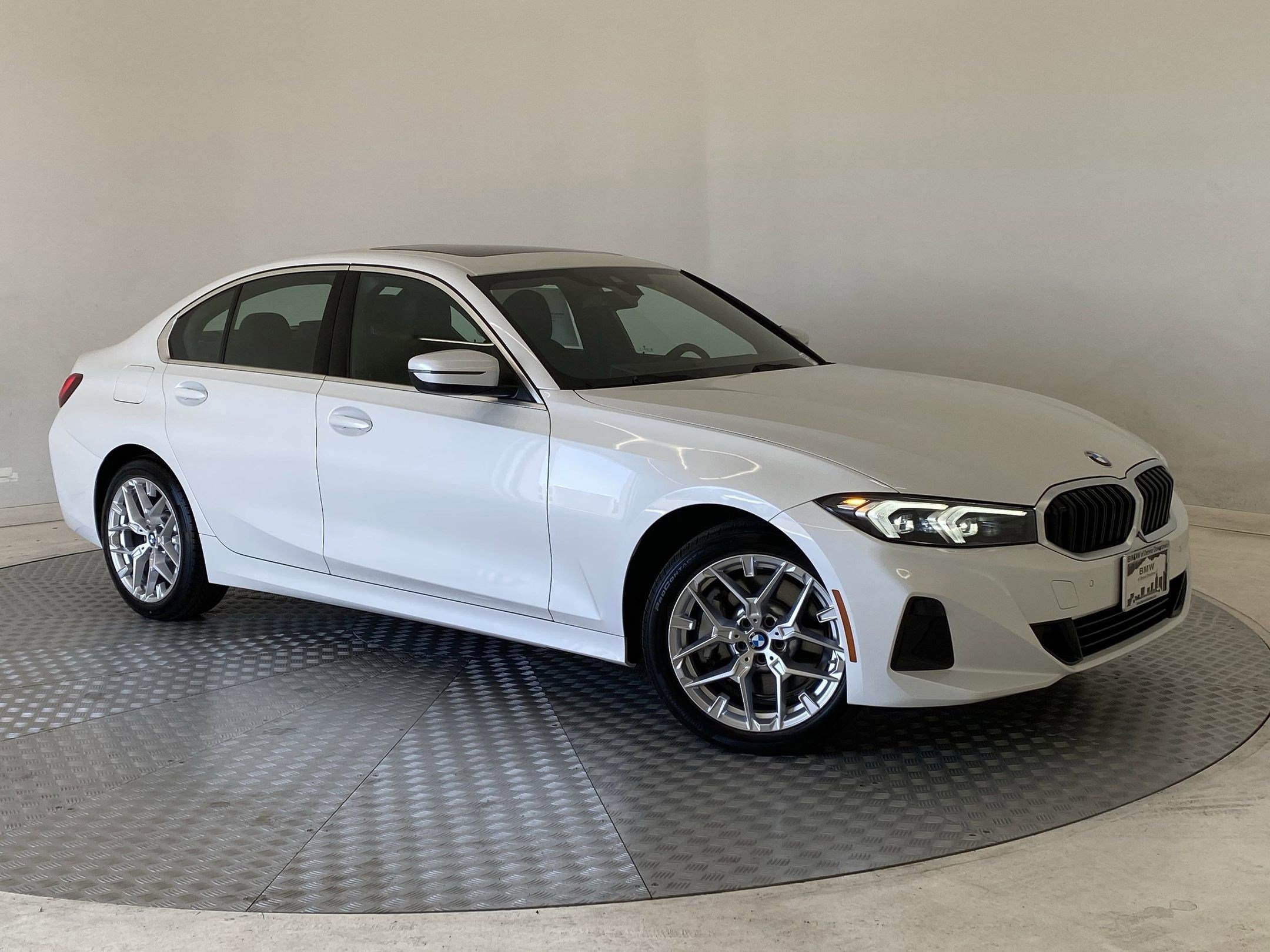 Used 2025 BMW 330i xDrive Sedan w/ Convenience Package image 6