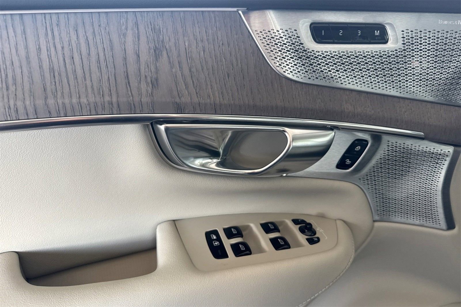 New 2026 Volvo XC90 B6 Ultra w/ Lounge Package image 12