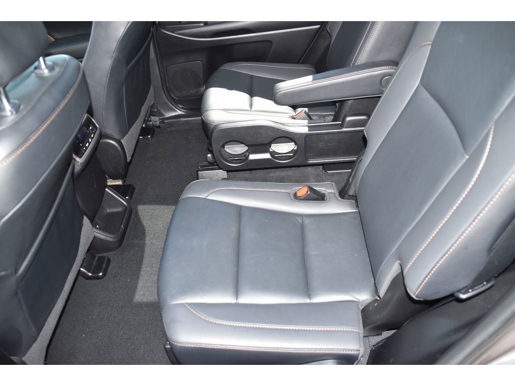 Used 2019 Toyota Highlander XLE AWD/4WD image 16