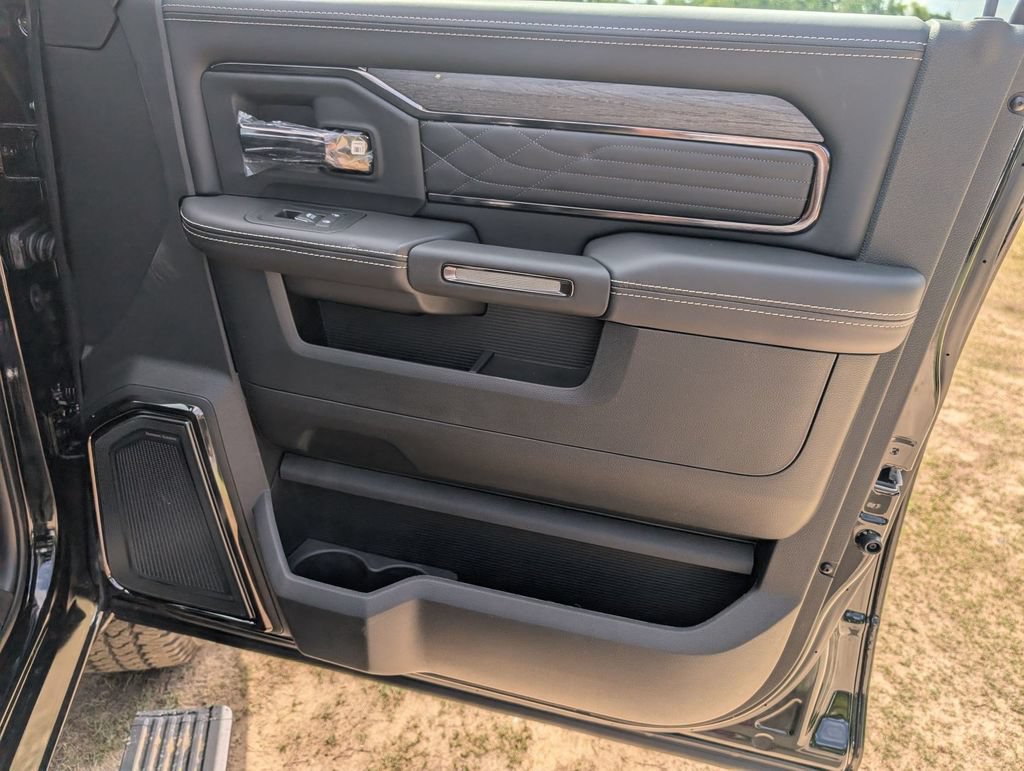 New 2026 RAM 2500 Limited AWD/4WD image 32