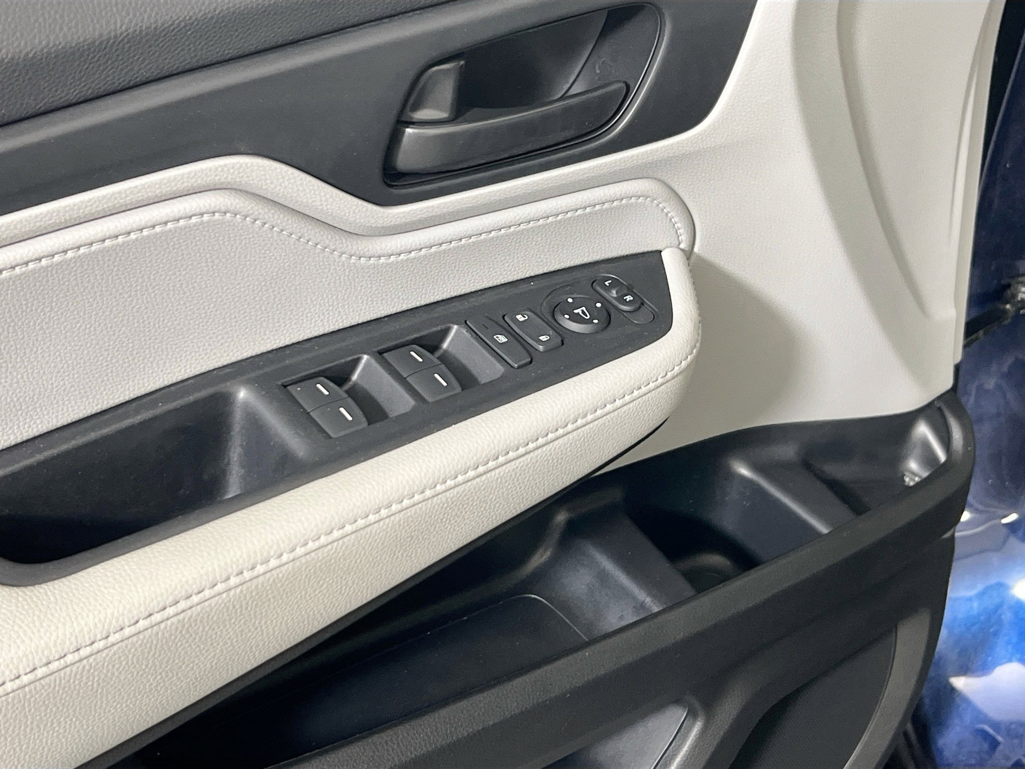 Used 2023 Honda Odyssey EX image 17