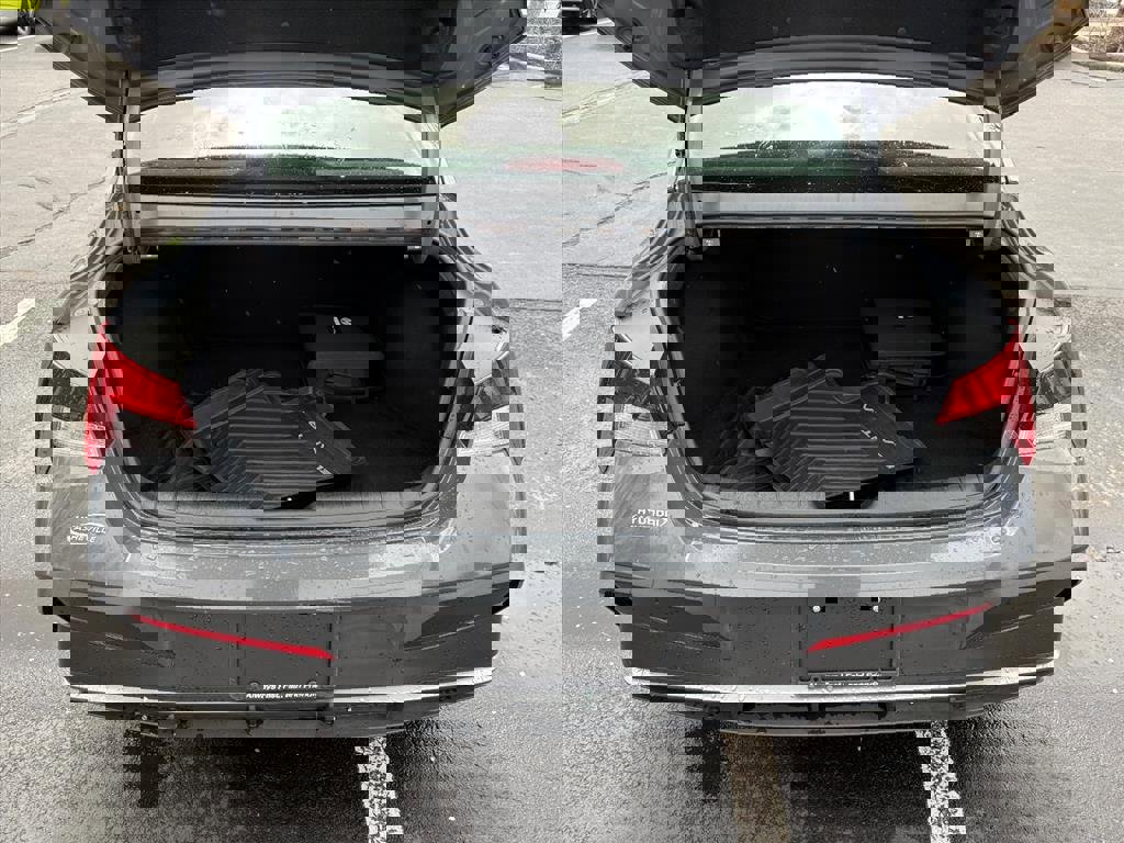 Certified 2025 Hyundai Elantra SE image 23