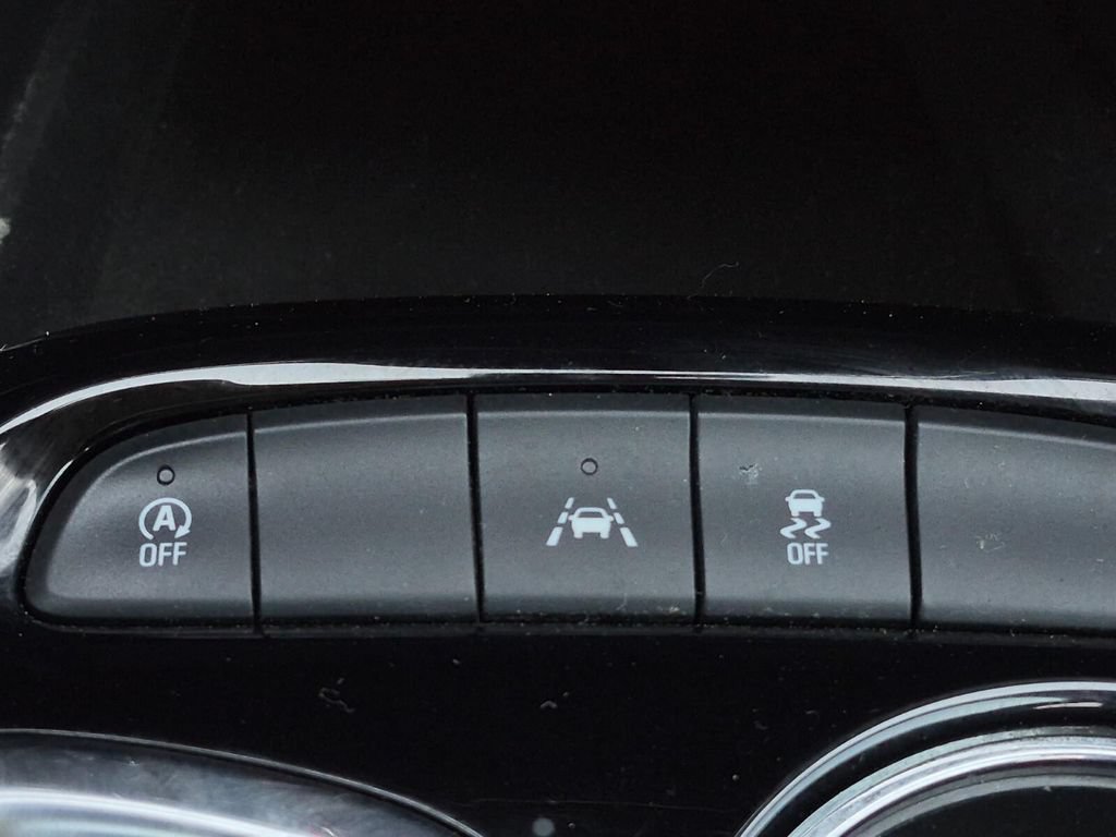 Used 2024 Buick Encore GX Preferred FWD image 23