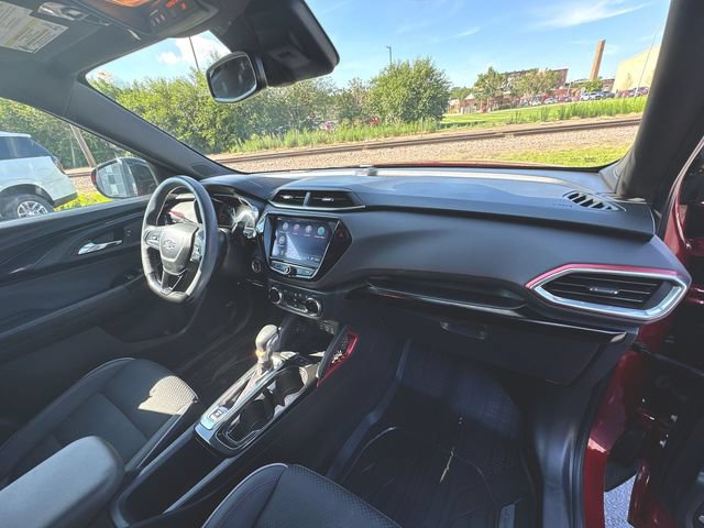 Used 2022 Chevrolet TrailBlazer RS w/ Sun and Liftgate Package AWD/4WD image 29