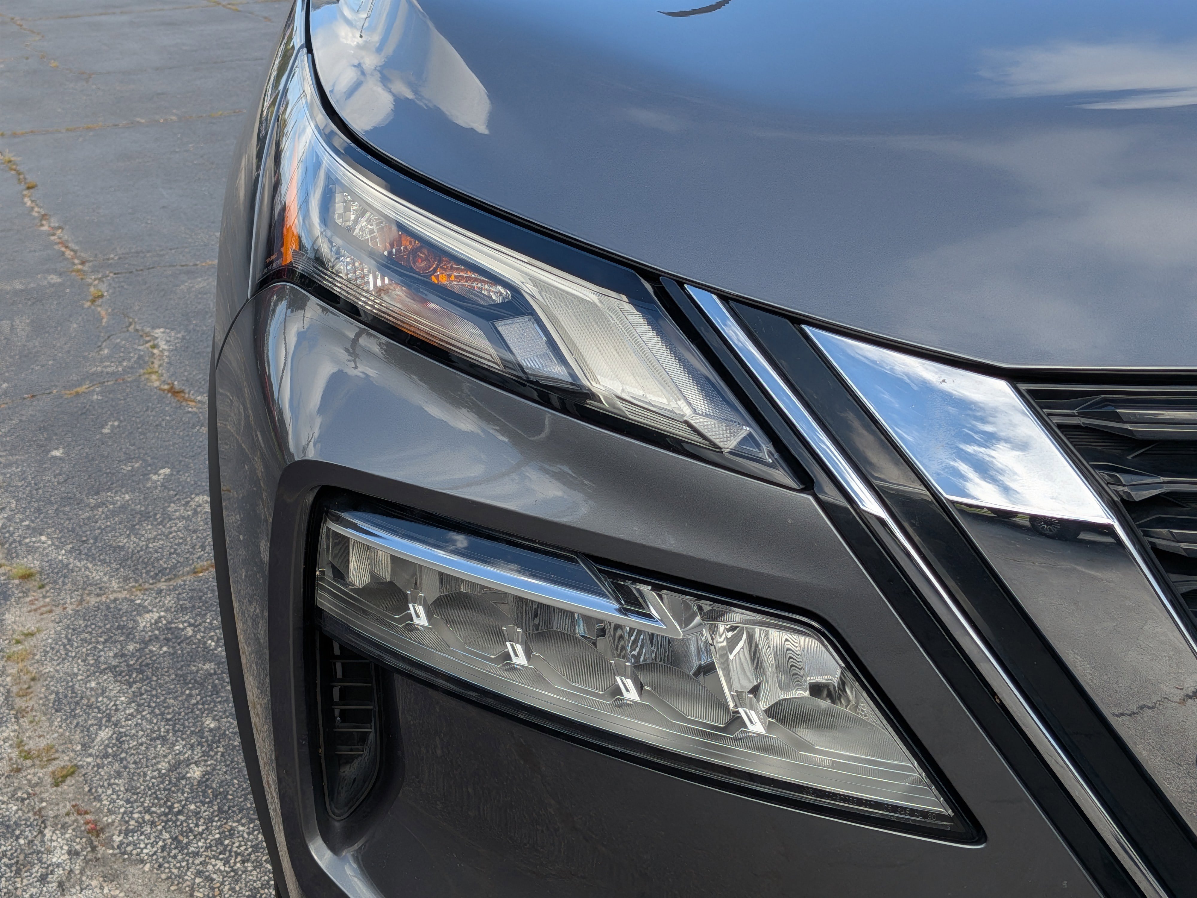Used 2023 Nissan Rogue SV FWD image 10
