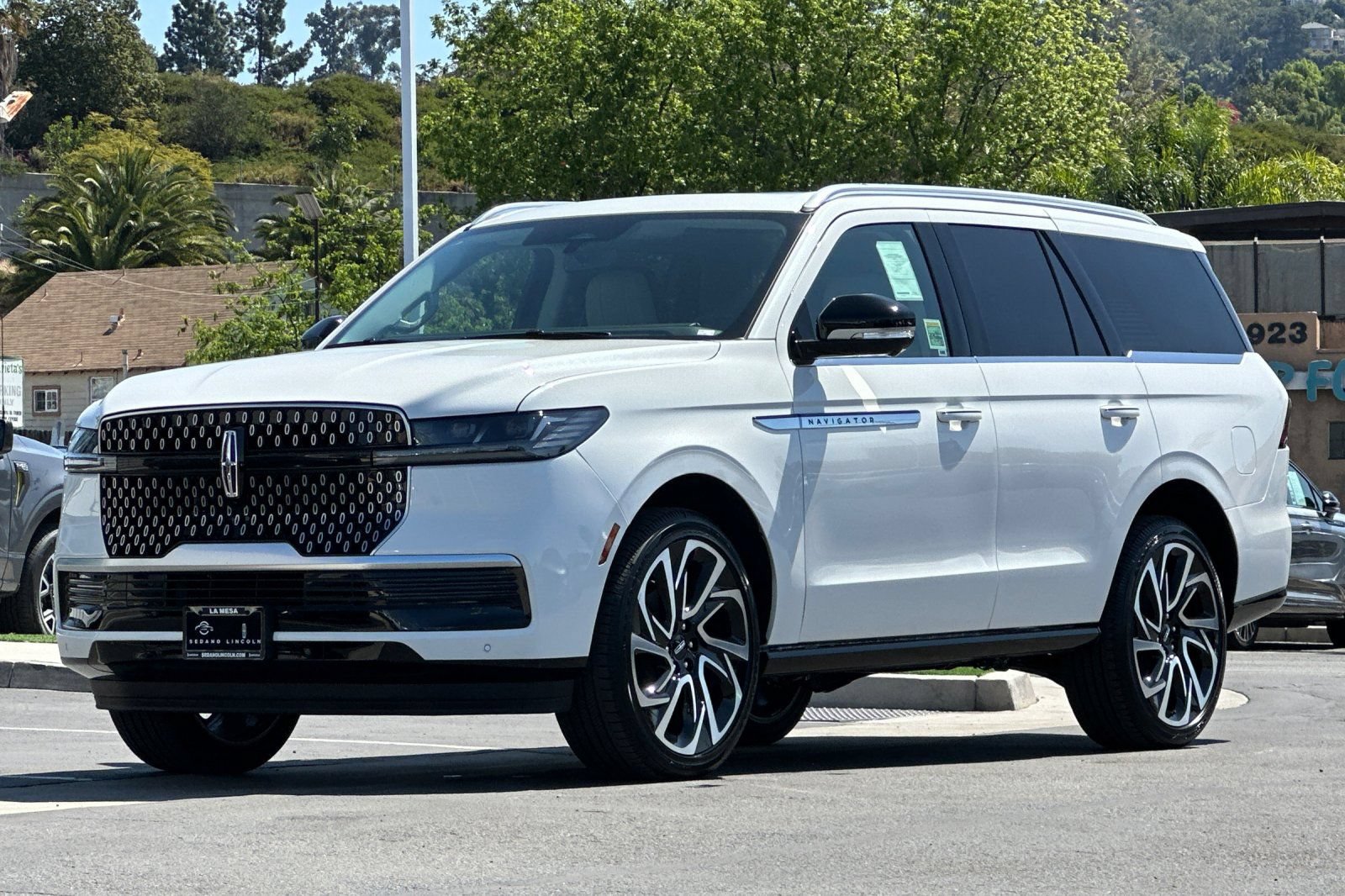 New 2026 Lincoln Navigator Reserve AWD/4WD image 7
