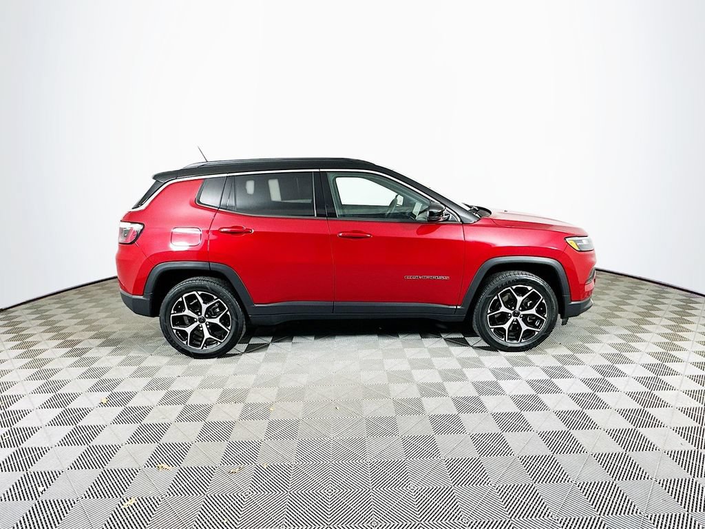 Certified 2025 Jeep Compass Limited AWD/4WD image 13