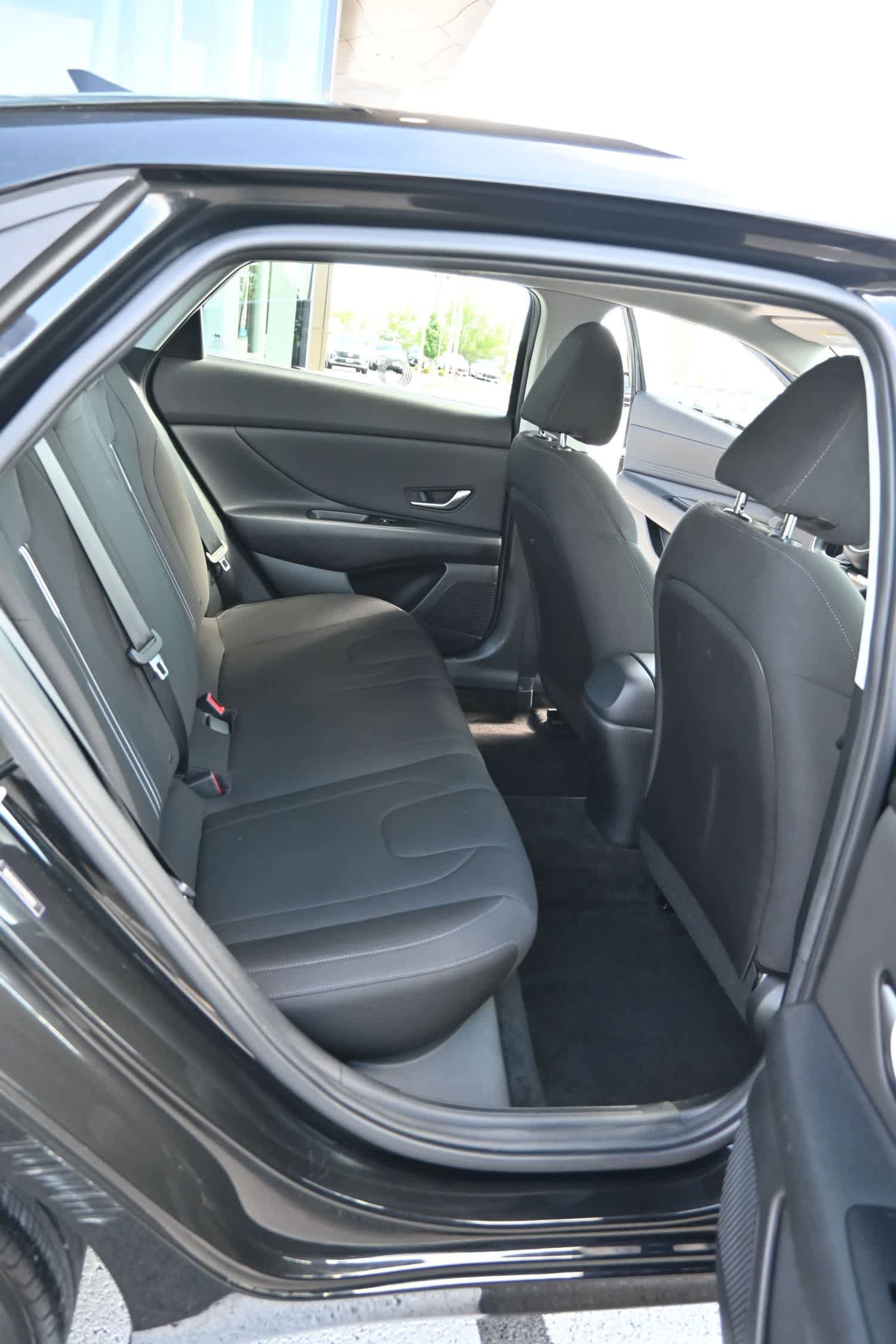 Certified 2023 Hyundai Elantra SEL w/ Convenience Package FWD image 18