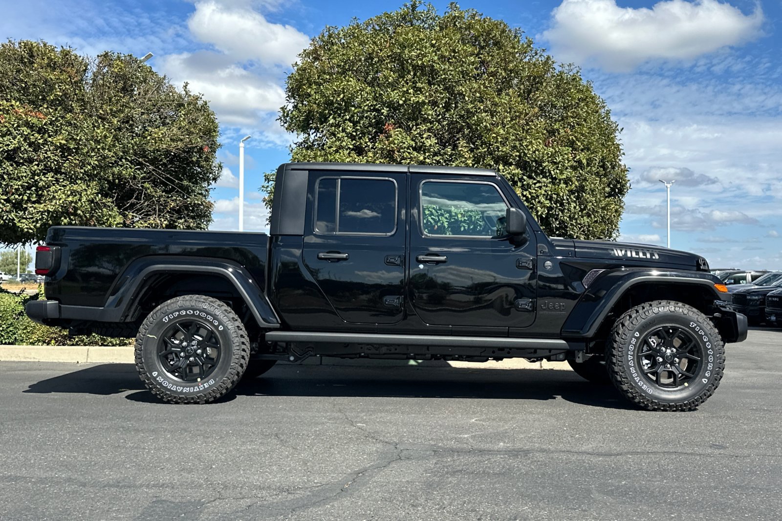 New 2025 Jeep Gladiator Willys image 3