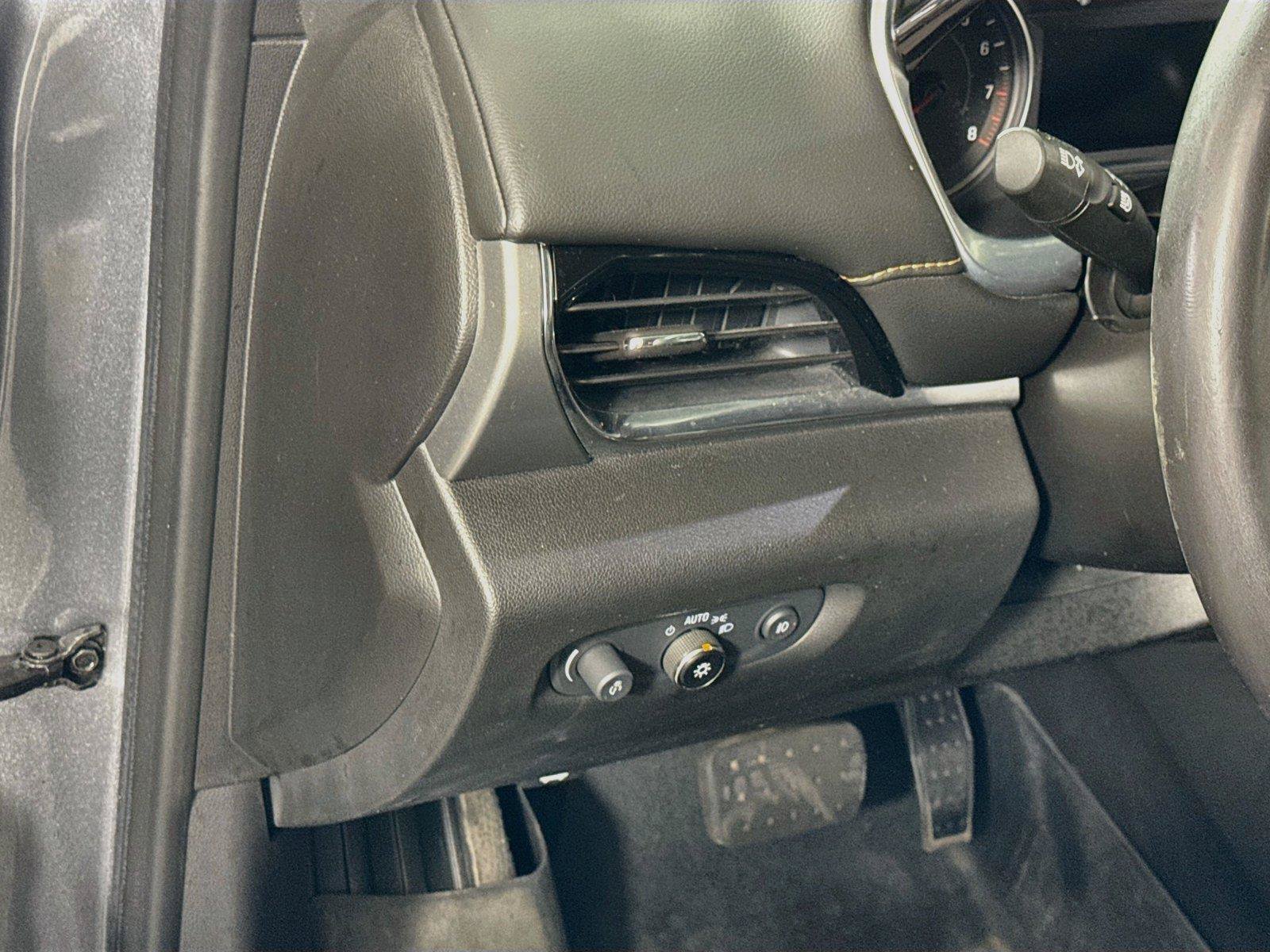 Used 2021 Chevrolet Traverse LT AWD/4WD image 4