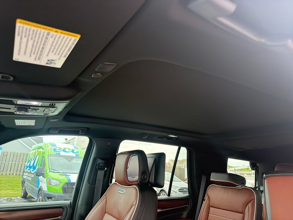 Used 2024 GMC Yukon Denali Ultimate AWD/4WD image 29
