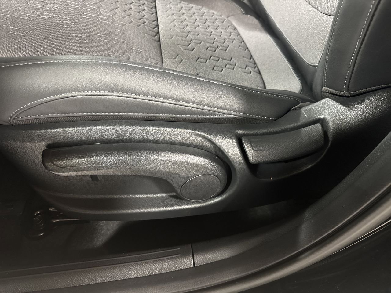 Certified 2025 Kia Seltos S image 14