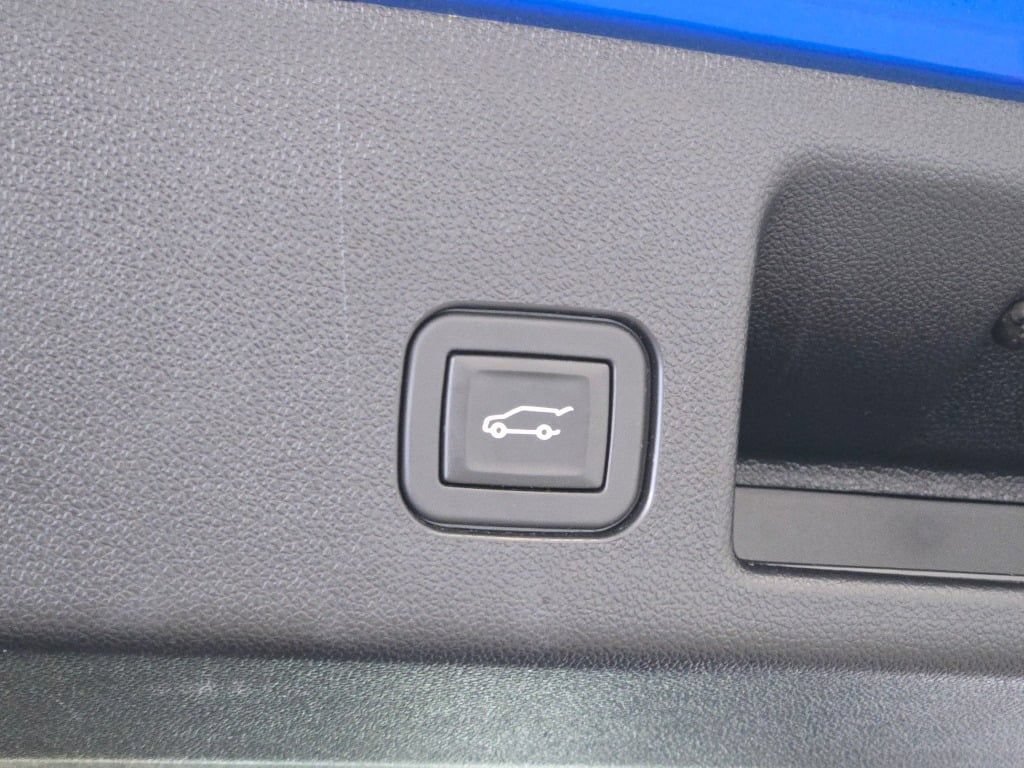Certified 2024 Chevrolet Equinox EV LT FWD image 14