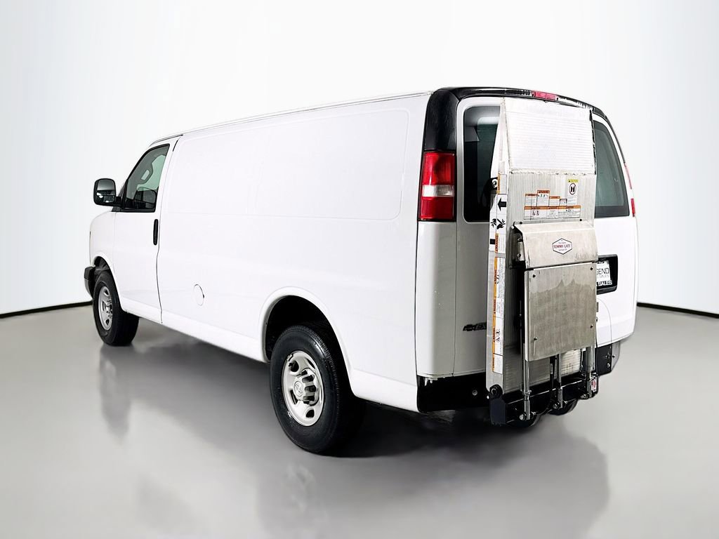 Used 2017 Chevrolet Express 2500 image 8
