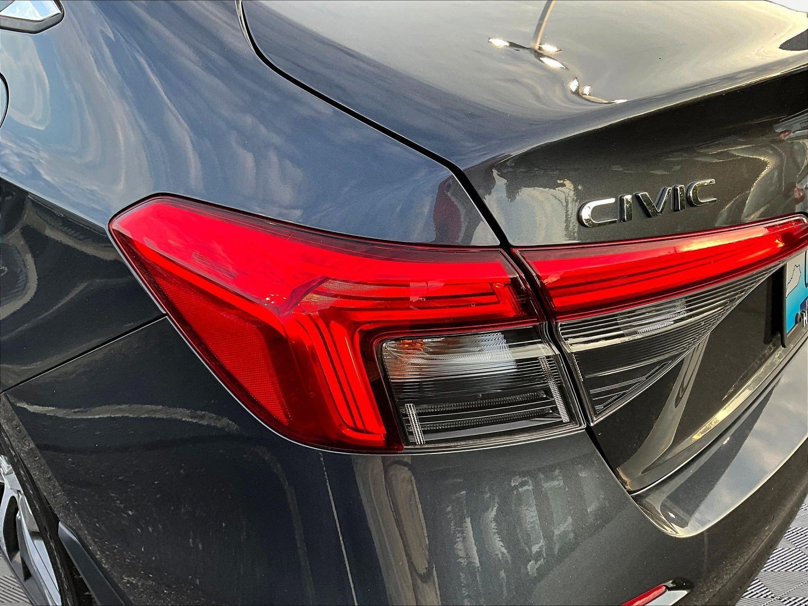 Used 2022 Honda Civic Touring image 23