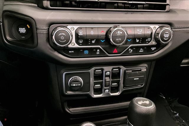 Used 2025 Jeep Wrangler Unlimited Sahara w/ Safety Group image 32