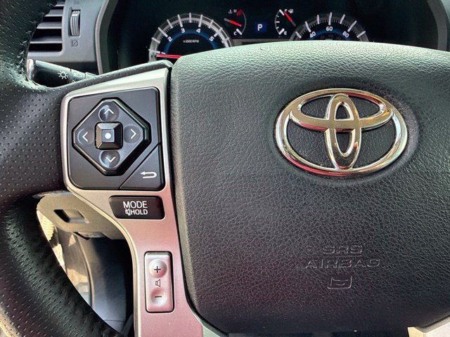 Used 2018 Toyota 4Runner SR5 AWD/4WD image 39