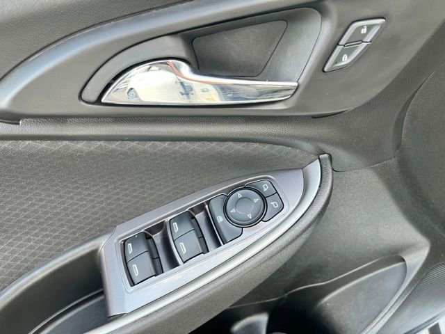 Used 2023 Chevrolet Malibu RS FWD image 16