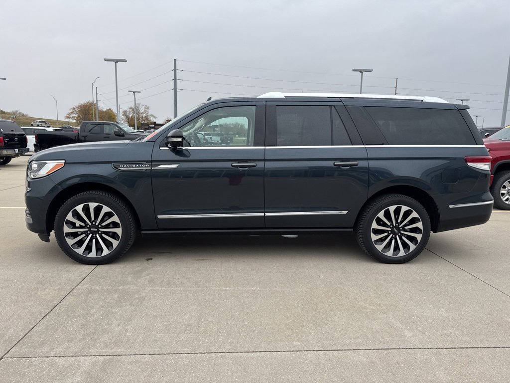 Used 2022 Lincoln Navigator L Reserve image 30