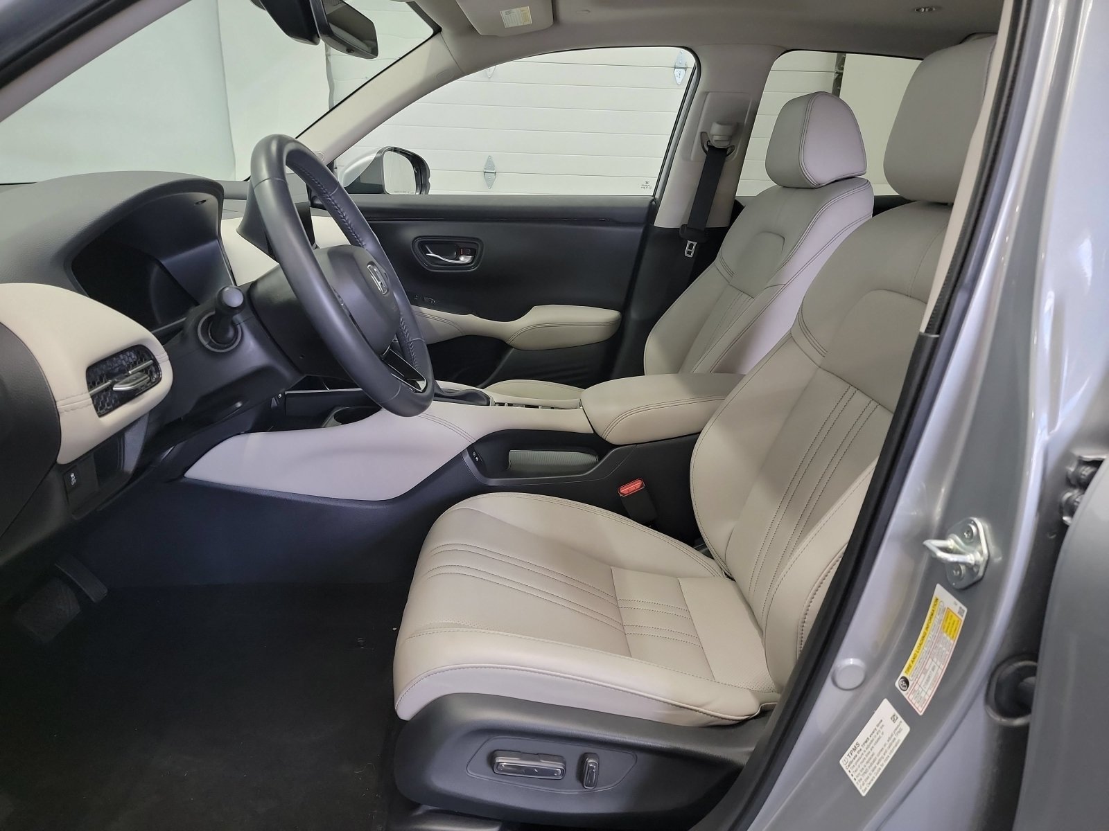 Certified 2025 Honda HR-V EX-L image 12