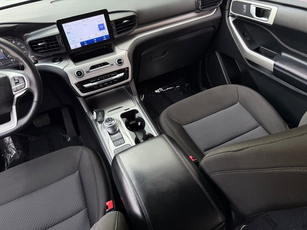 Used 2022 Ford Explorer XLT image 12