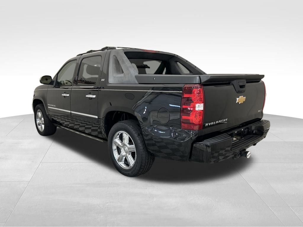 Used 2012 Chevrolet Avalanche LTZ image 3